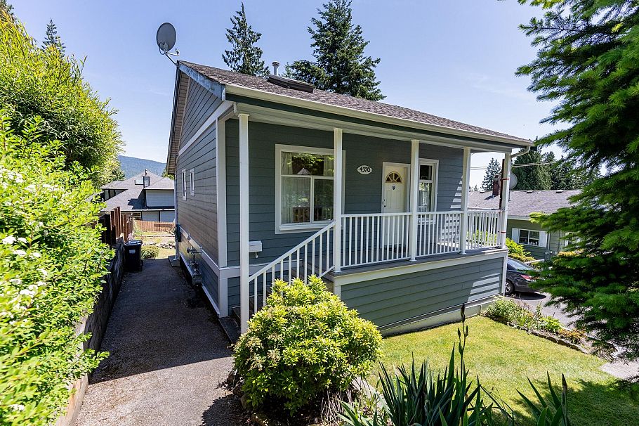 4370 Mountain Highway North Vancouver, BC - 3