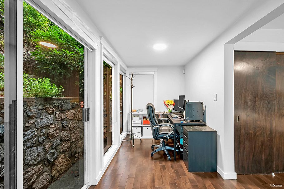 4066 Norwood Avenue North Vancouver, BC - 20