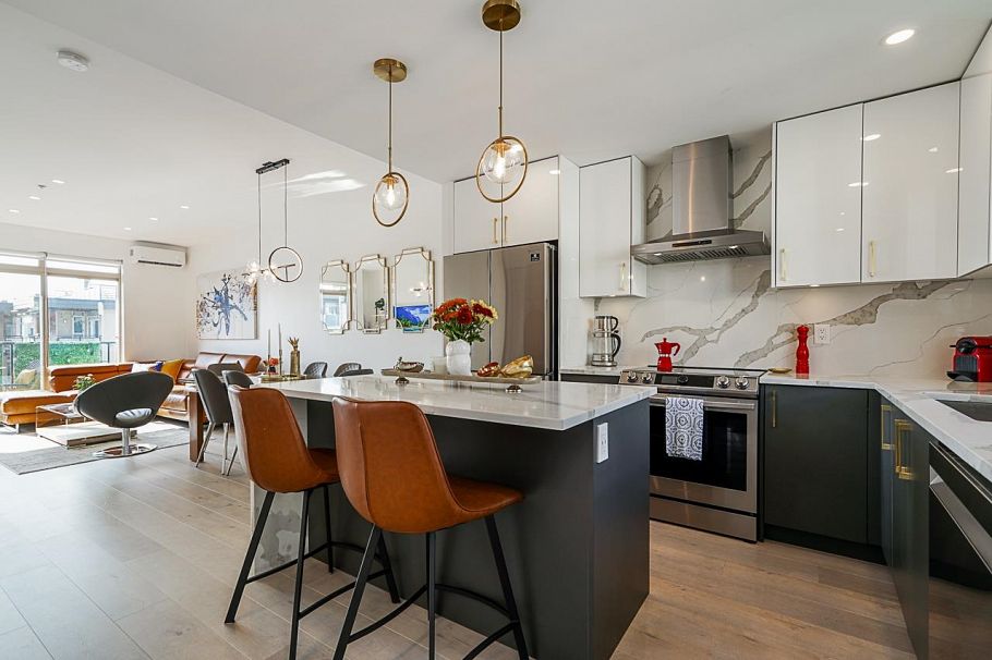 76 728 W 14th Street North Vancouver, BC - 18