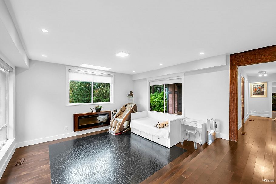 4066 Norwood Avenue North Vancouver, BC - 3