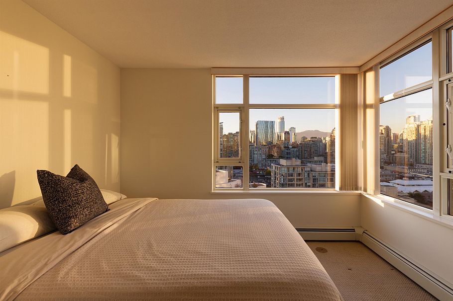 2305 1199 Marinaside Crescent Vancouver, BC - 17