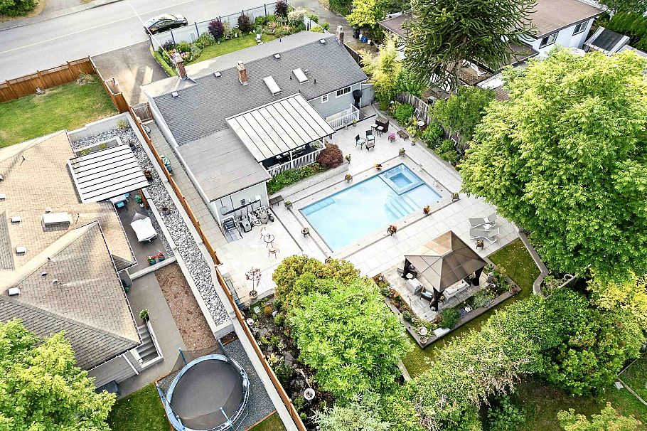 1350 Berkley Road North Vancouver, BC - 23