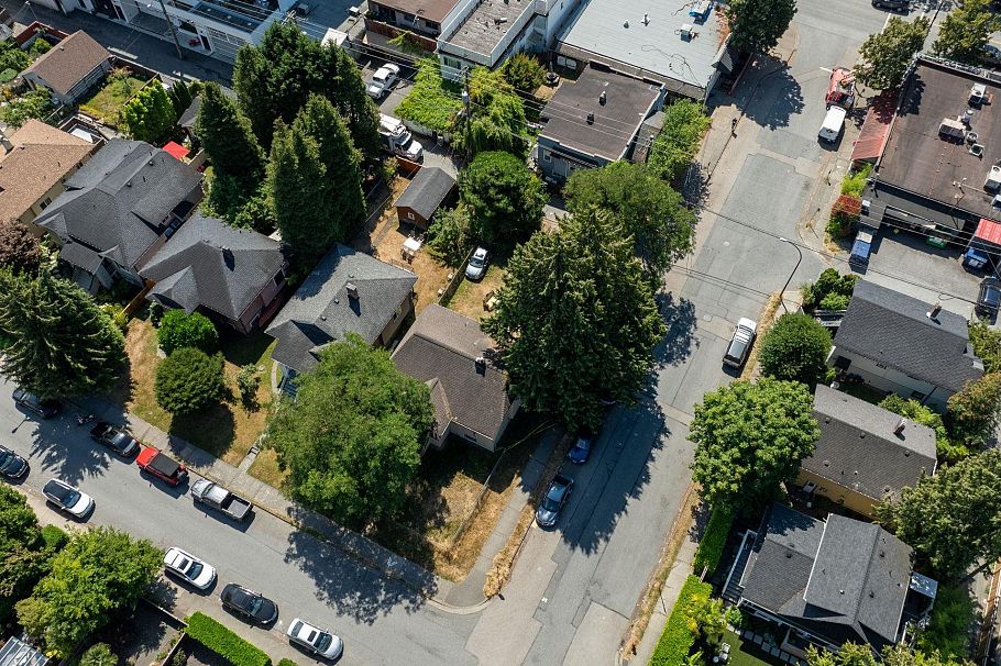 3192 W 8th Avenue Vancouver, BC - 27