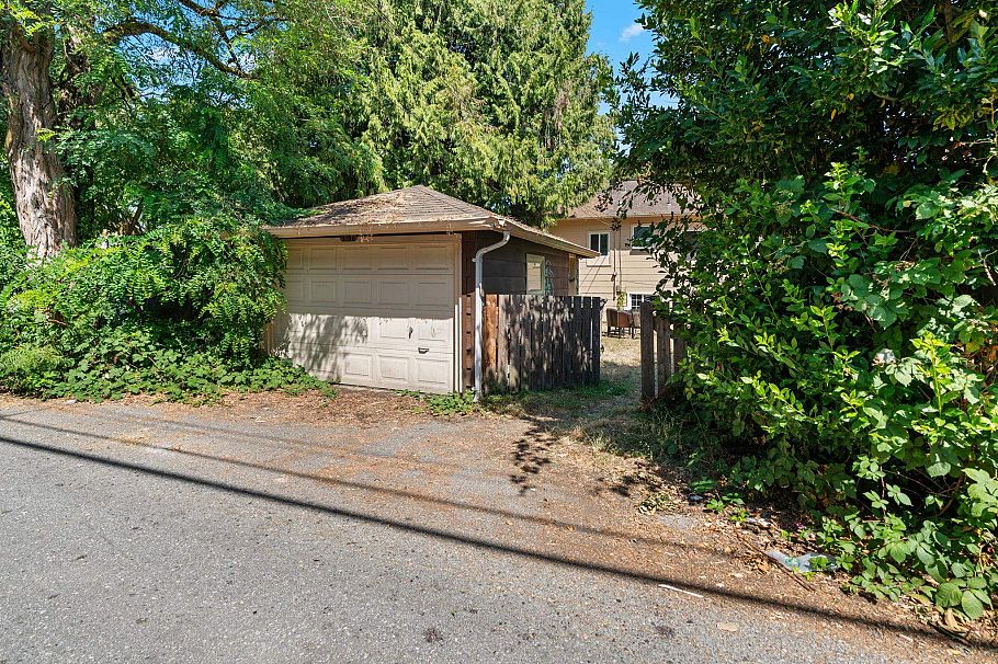 3192 W 8th Avenue Vancouver, BC - 24