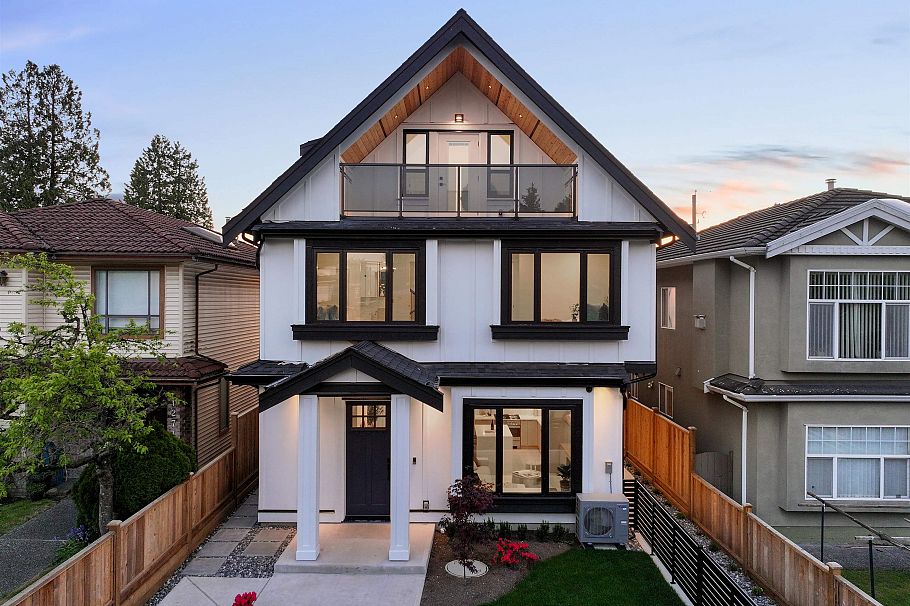 1 1259 Renfrew Street Vancouver, BC - 1