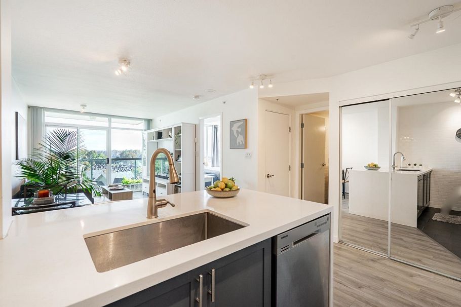 705 2733 Chandlery Place Vancouver, BC - 17