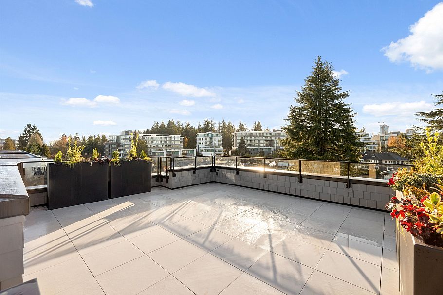 585 W 29th Avenue Vancouver, BC - 36