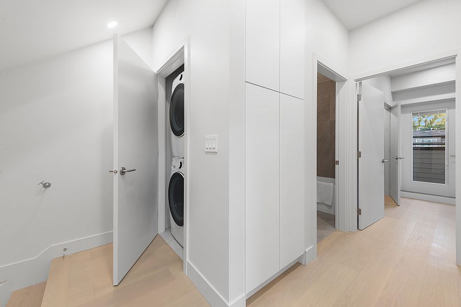 2134 E 10th Avenue Vancouver, BC - 17