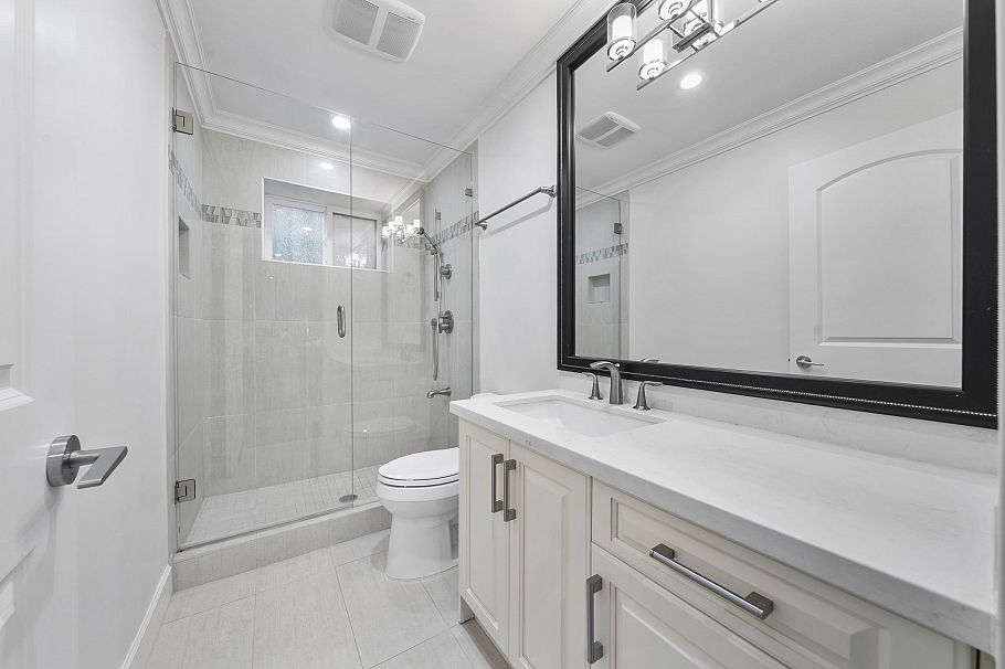 3339 W 27th Avenue Vancouver, BC - 24