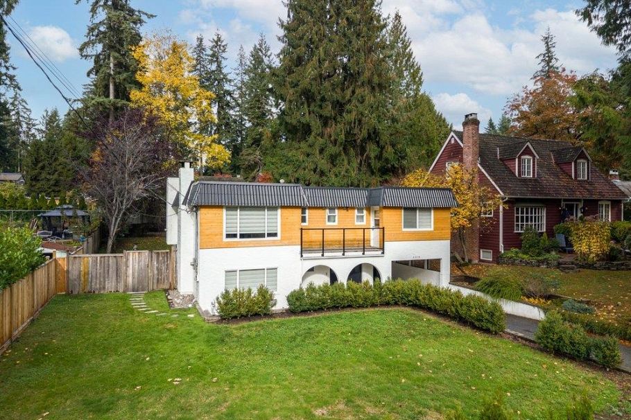 2518 Swinburne Avenue North Vancouver, BC - 38