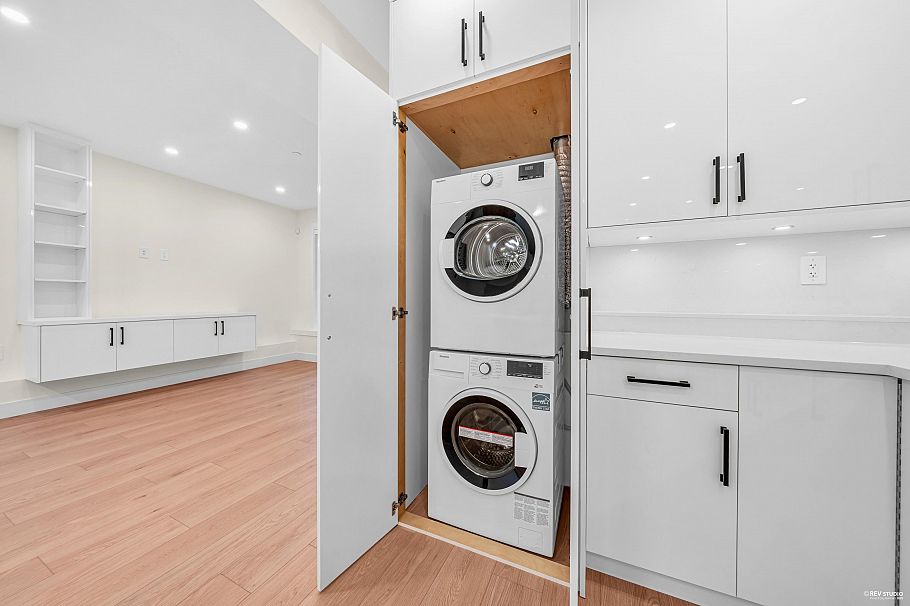 2 3090 Vanness Avenue Vancouver, BC - 19