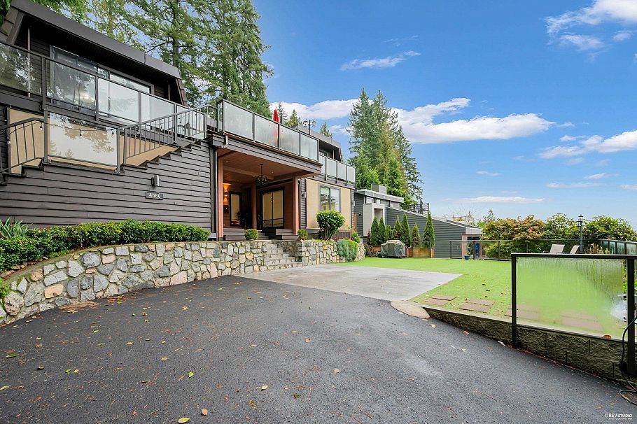 4066 Norwood Avenue North Vancouver, BC - 30