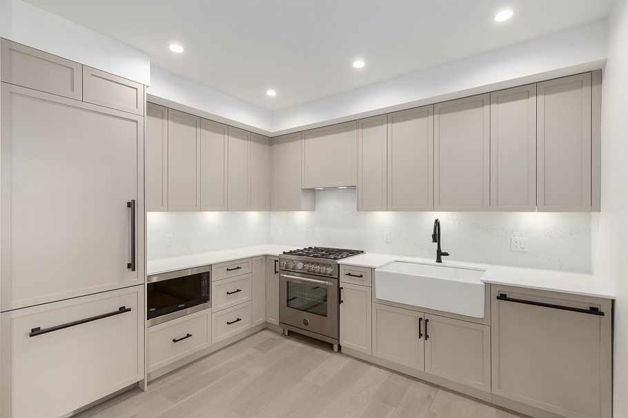 1081 Semlin Drive Vancouver, BC - 3