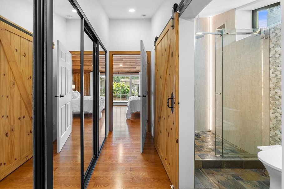 2540 Boswell Avenue North Vancouver, BC - 16