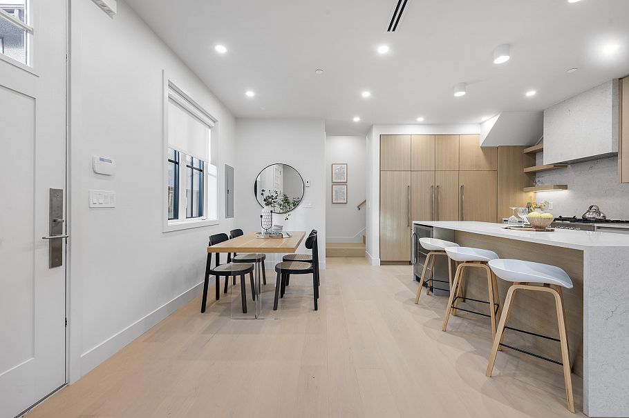 2134 E 10th Avenue Vancouver, BC - 10