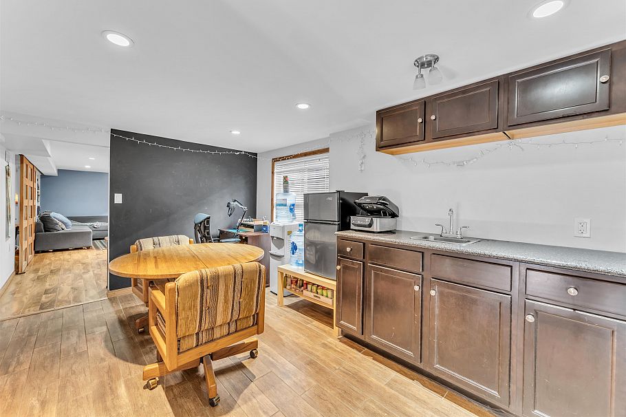 4160 St. Catherines Street Vancouver, BC - 25