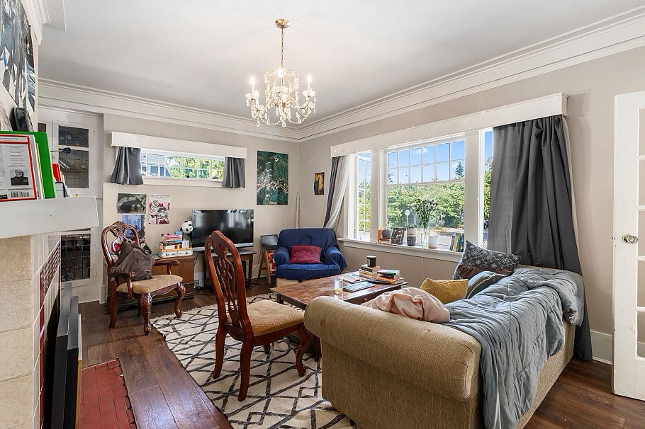 3192 W 8th Avenue Vancouver, BC - 3