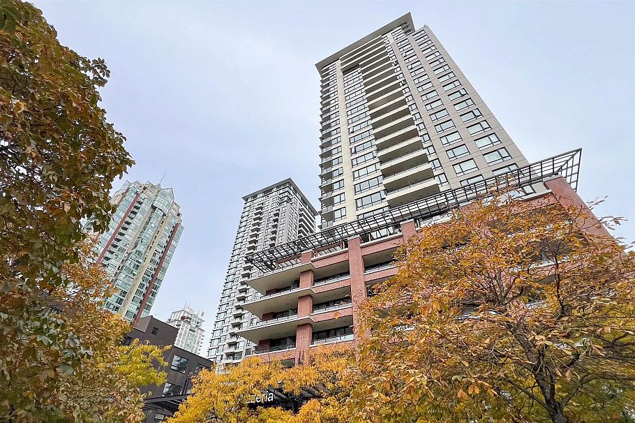 1002 977 Mainland Street Vancouver, BC - 1