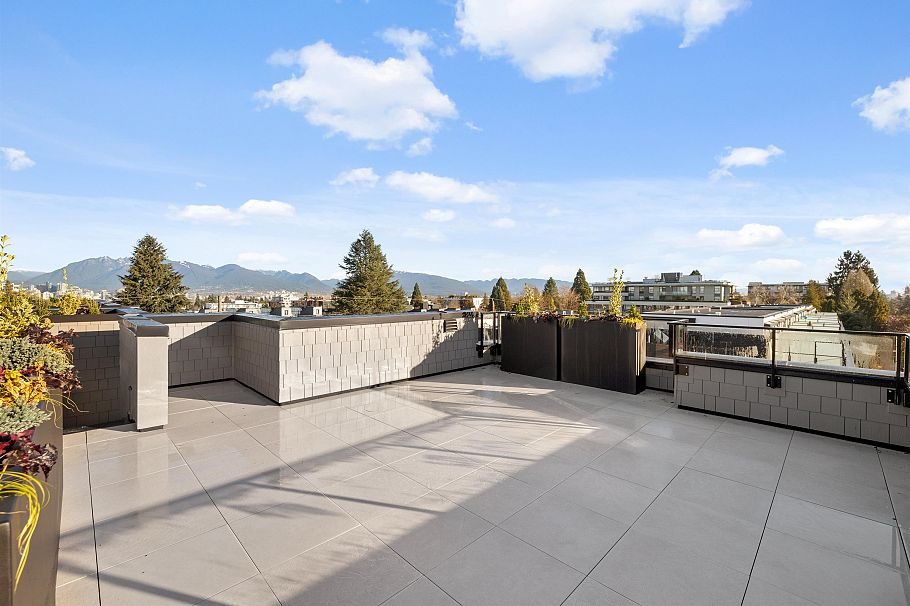 585 W 29th Avenue Vancouver, BC - 37