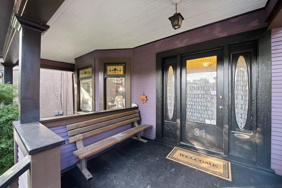 31 W 11th Avenue Vancouver, BC - 2