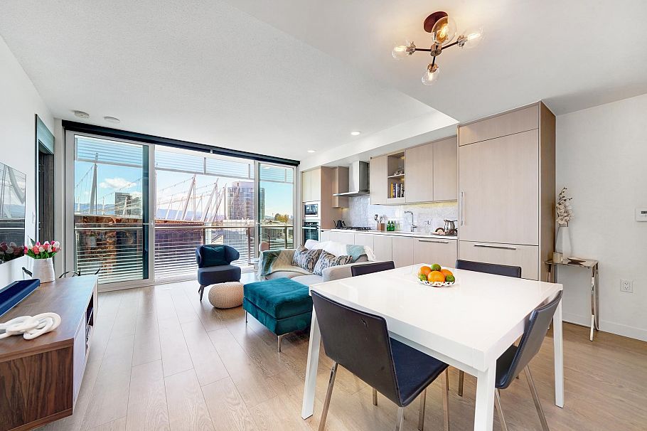 2006 89 Nelson Street Vancouver, BC - 25