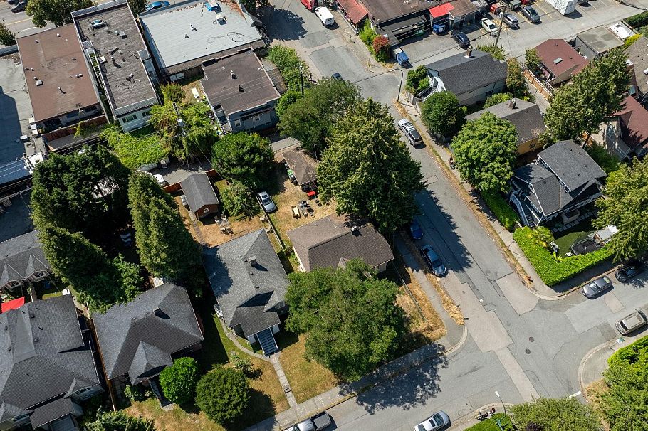 3192 W 8th Avenue Vancouver, BC - 33