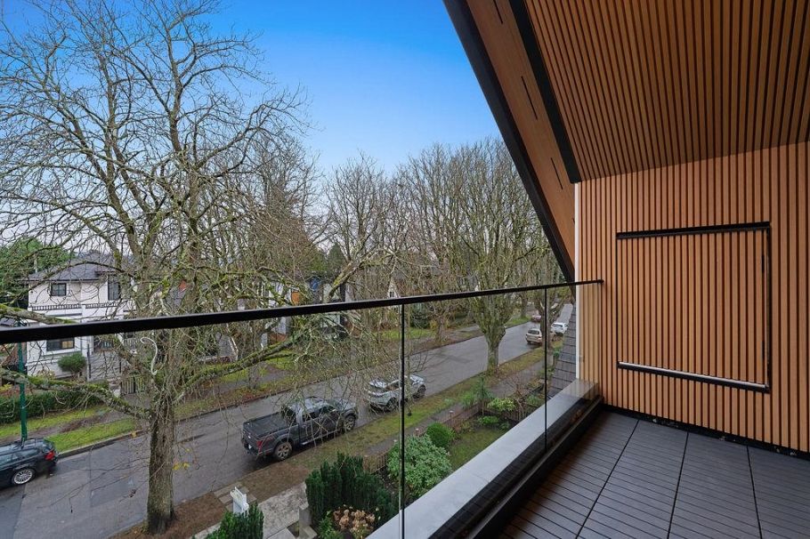 1 2846 W 12 Avenue Vancouver, BC - 30