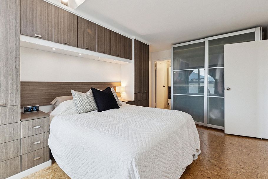 202 1633 Yew Street Vancouver, BC - 22