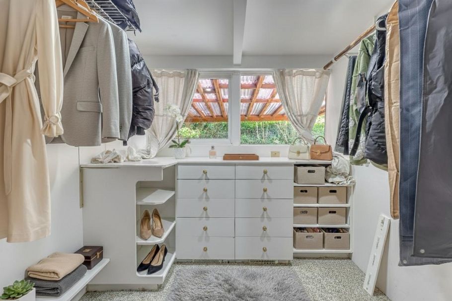 466 E Kings Road North Vancouver, BC - 23