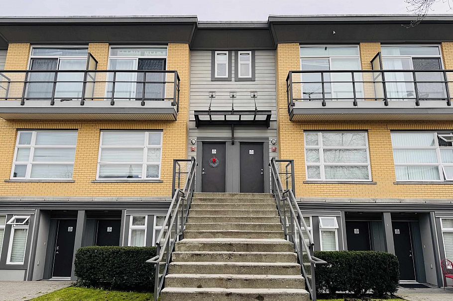 204 5568 Kings Road Vancouver, BC - 1