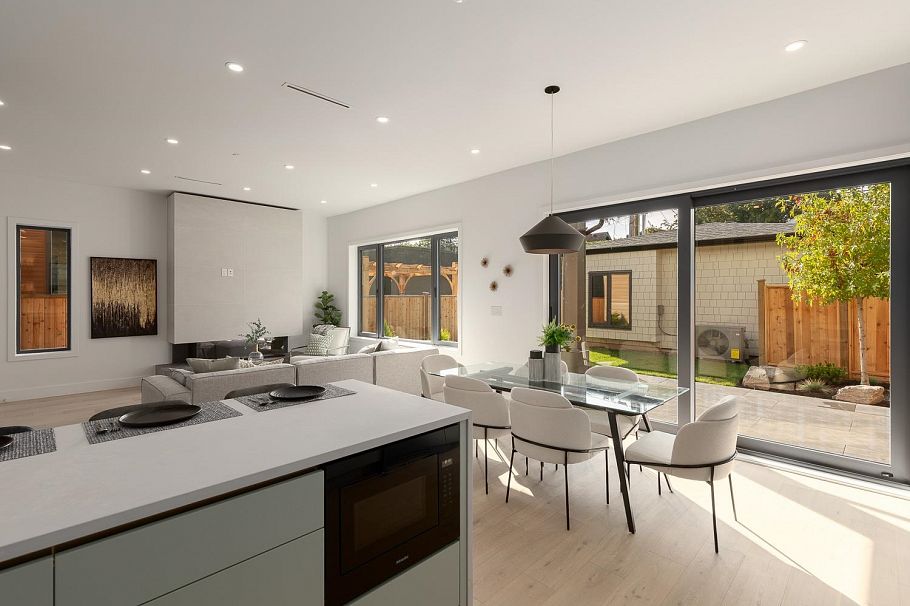 2 3186 W 11th Avenue Vancouver, BC - 6