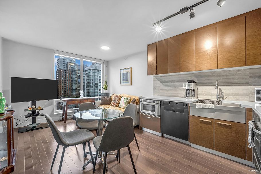 1602 535 Smithe Street Vancouver, BC - 2