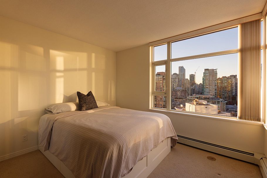 2305 1199 Marinaside Crescent Vancouver, BC - 16