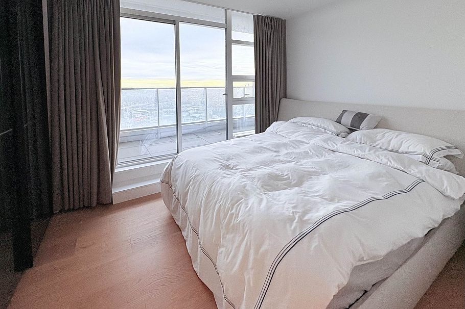 5901 1289 Hornby Street Vancouver, BC - 24