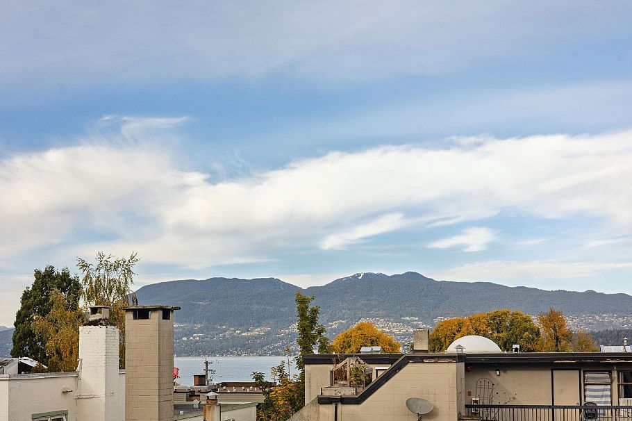 202 1633 Yew Street Vancouver, BC - 28