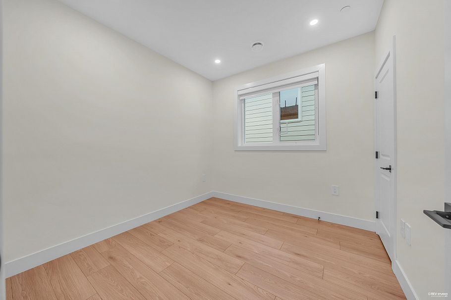 3 3090 Vanness Avenue Vancouver, BC - 18