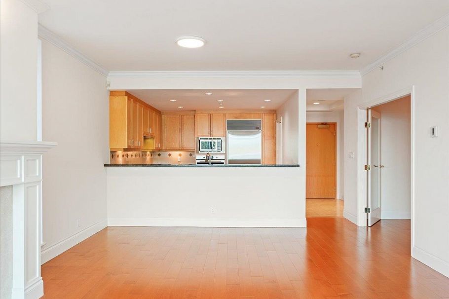 205 1717 Bayshore Drive Vancouver, BC - 12