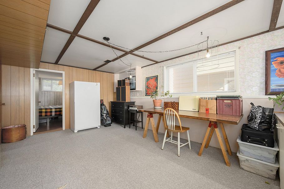 545 W 22nd Street North Vancouver, BC - 28