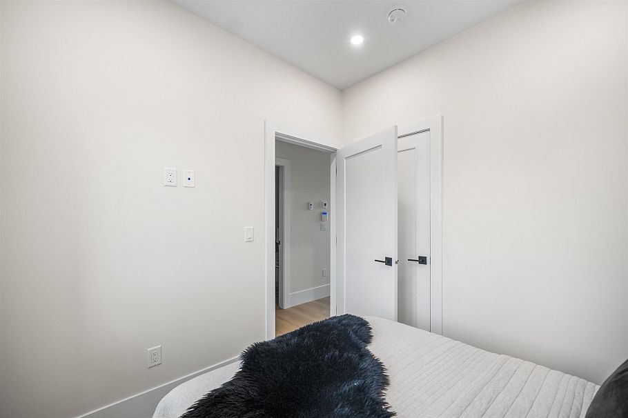 1 5378 Culloden Street Vancouver, BC - 14