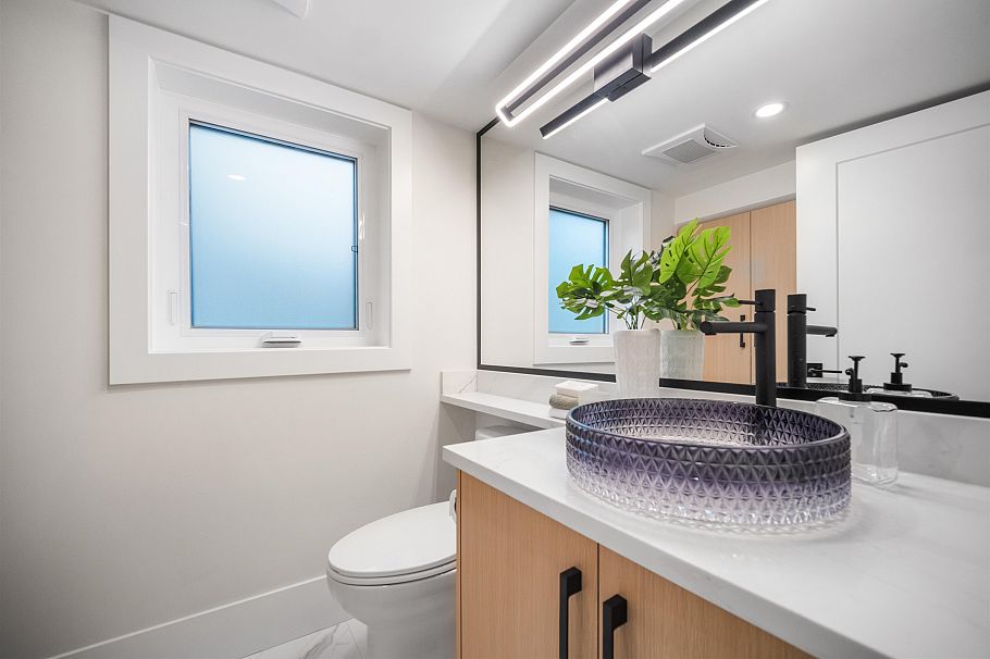 1 5378 Culloden Street Vancouver, BC - 10