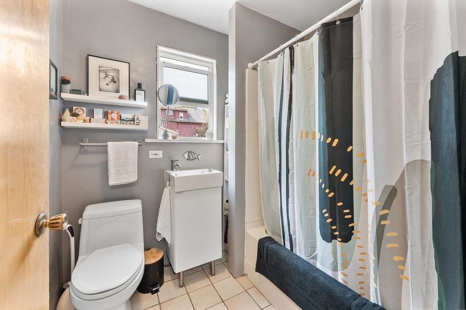 4225 John Street Vancouver, BC - 11