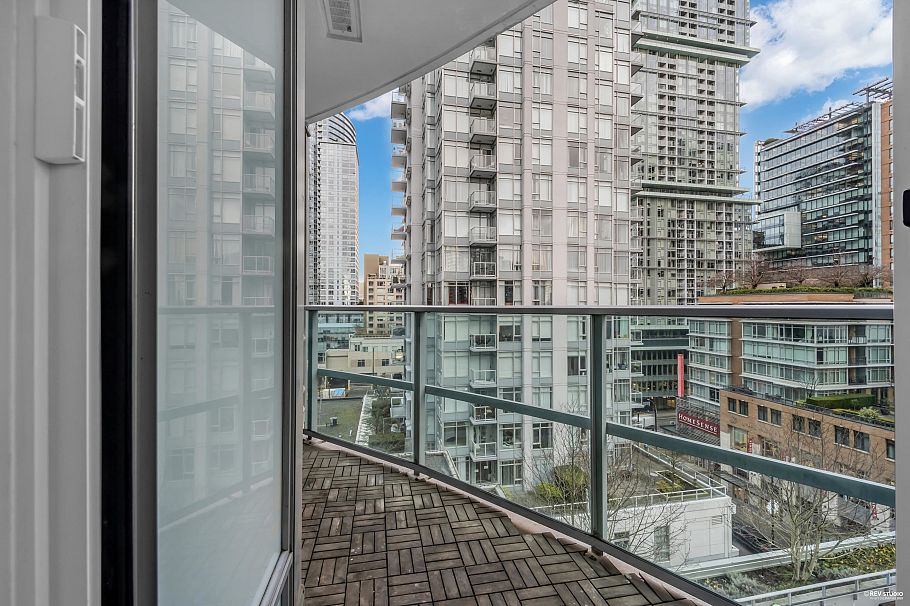 1002 833 Homer Street Vancouver, BC - 11