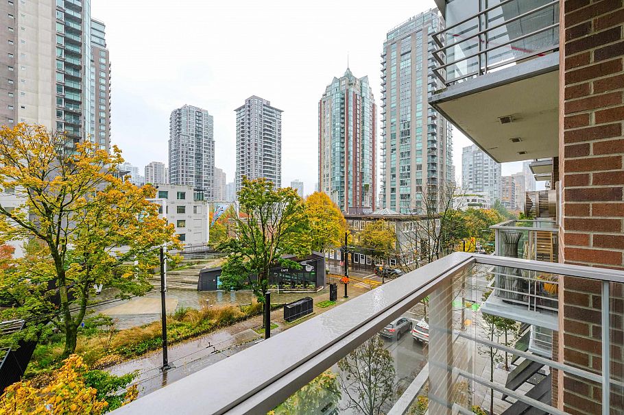 305 535 Smithe Street Vancouver, BC - 24