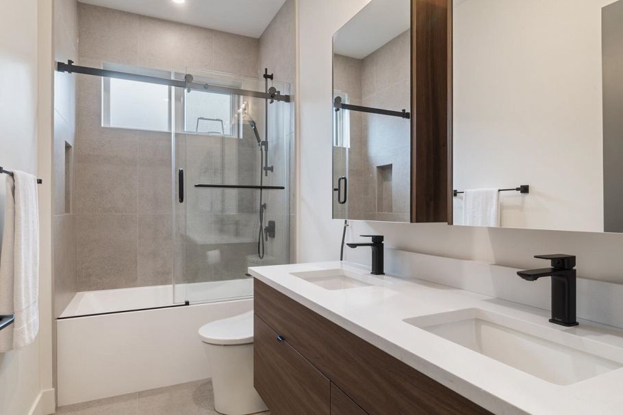 1 938 E 10th Avenue Vancouver, BC - 29