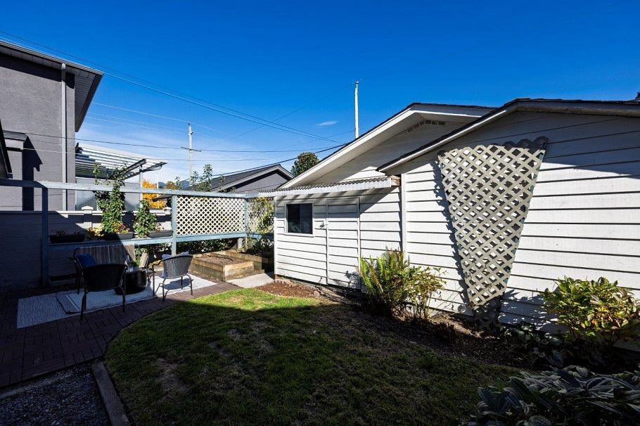 1544 Sutherland Avenue North Vancouver, BC - 4