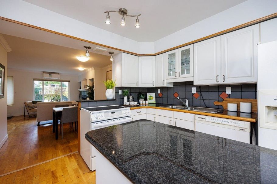 1544 Sutherland Avenue North Vancouver, BC - 21