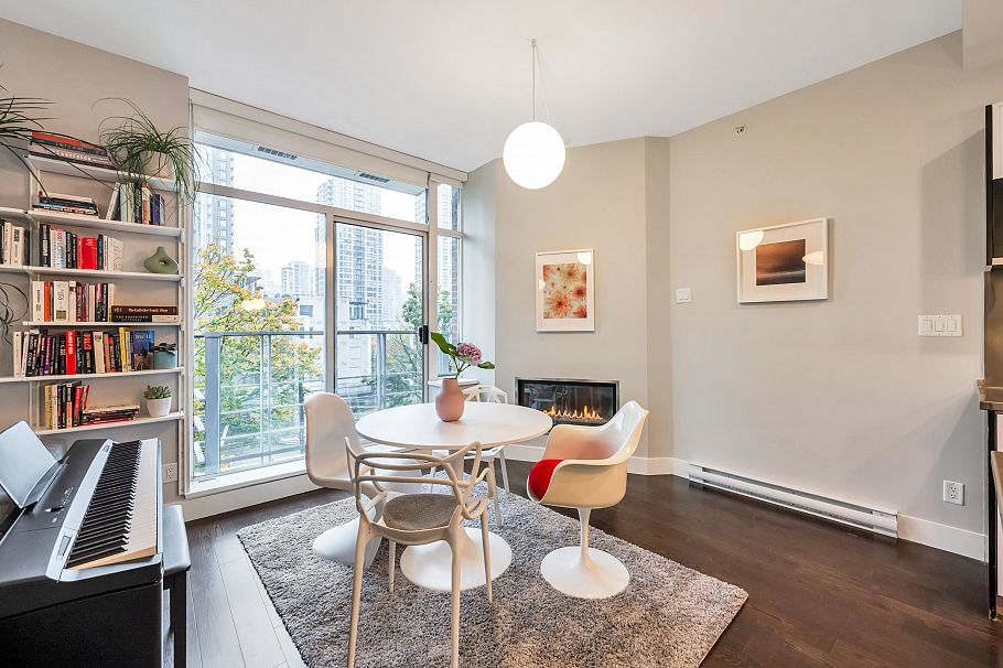 305 535 Smithe Street Vancouver, BC - 2