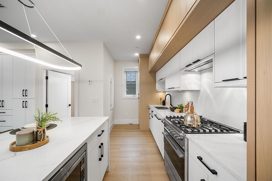 1 5378 Culloden Street Vancouver, BC - 7