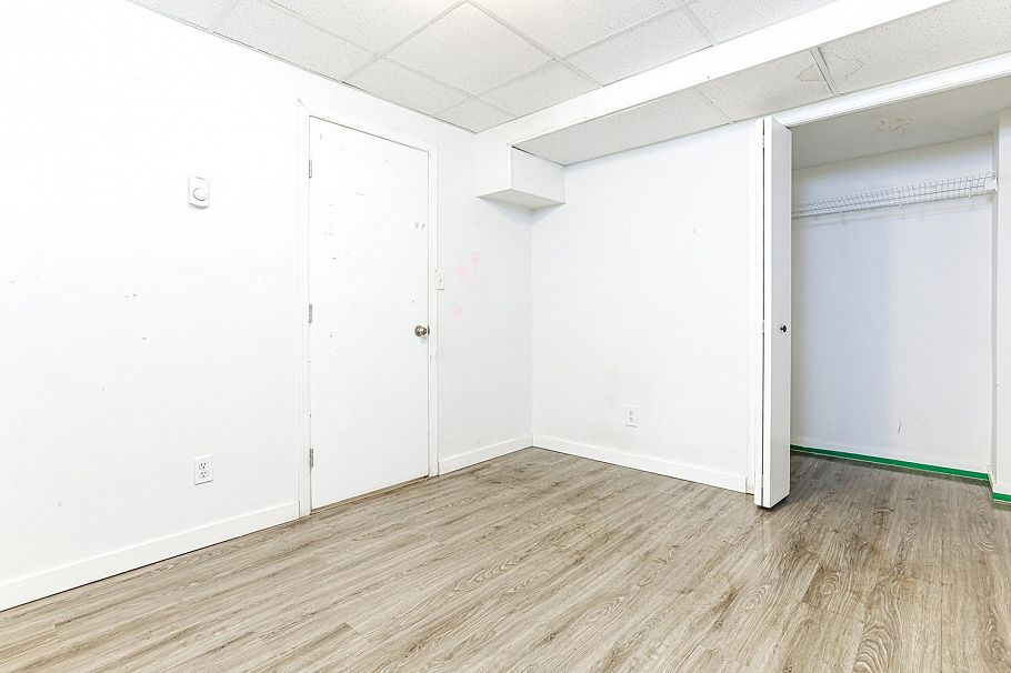 4557 W 14th Avenue Vancouver, BC - 40