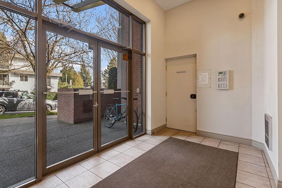 306 988 W 21st Avenue Vancouver, BC - 22